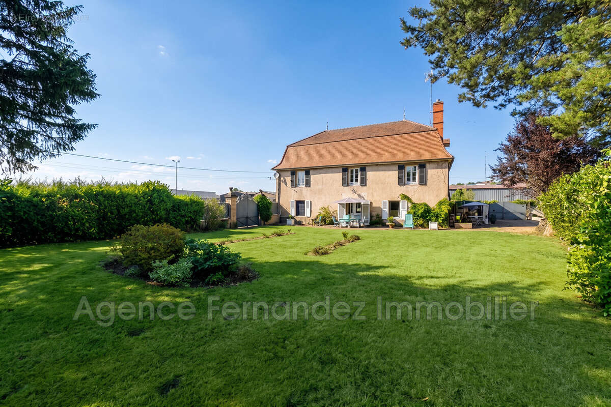 Maison 240 m² à Marcigny  - photo 7