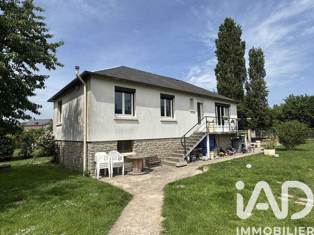 Photo 1 - Maison à ETREPAGNY