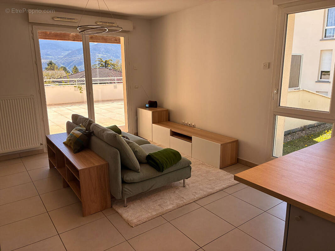 Appartement à SAINT-ISMIER