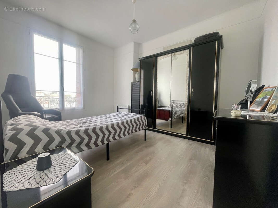 Appartement à SARTROUVILLE