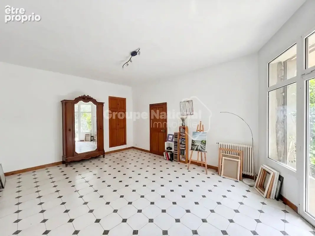 Vaste maison de Maître avec cour abritée au centre du charmant village de St Just - photo 12