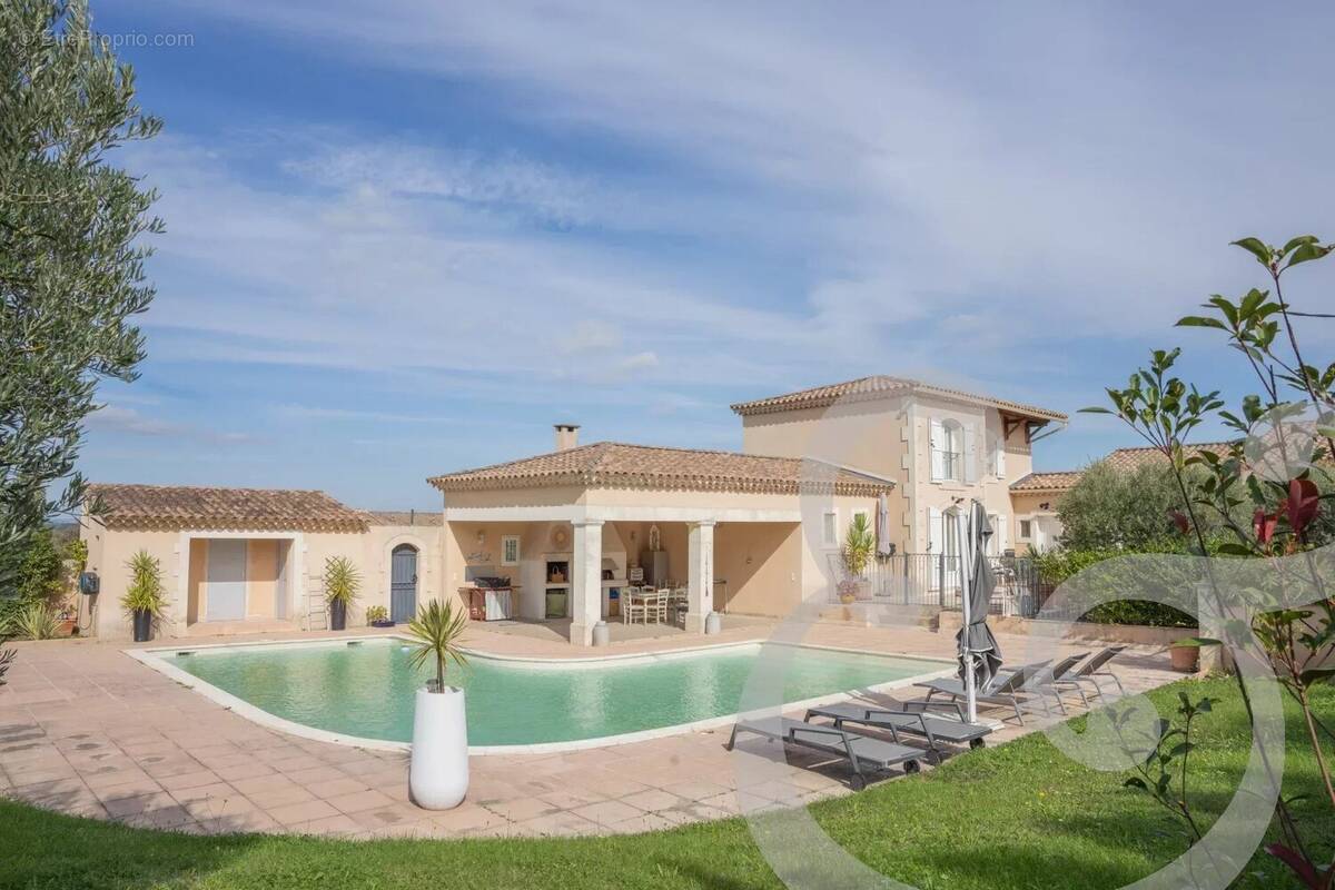 Maison à FONTVIEILLE