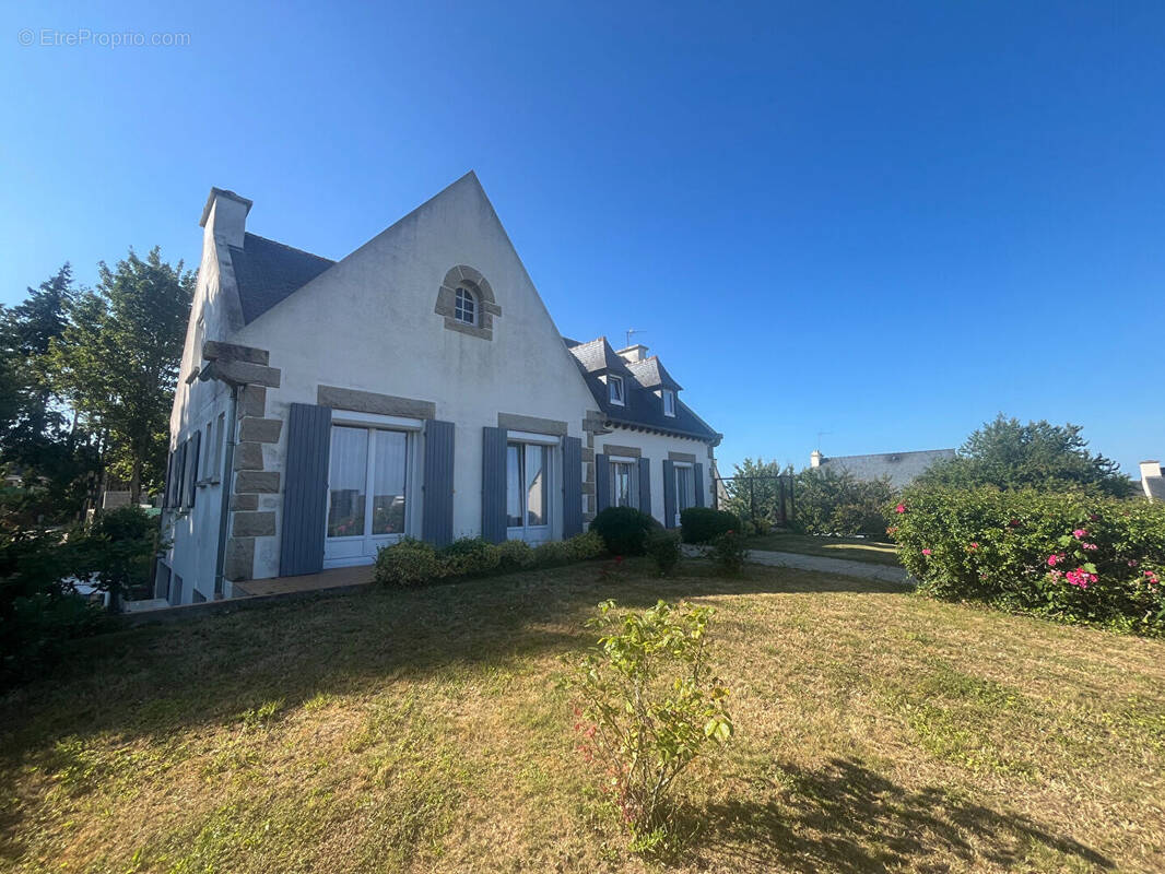 Maison à YFFINIAC