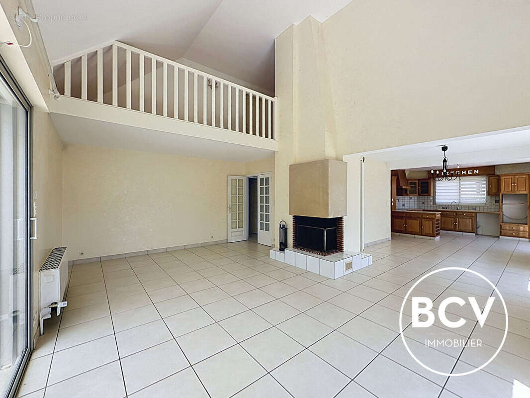 LEVES (28, maison de maçon T7  197M² sous-sol total , piscine et garage double - photo 6