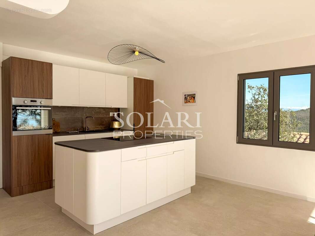 Maison à THEOULE-SUR-MER