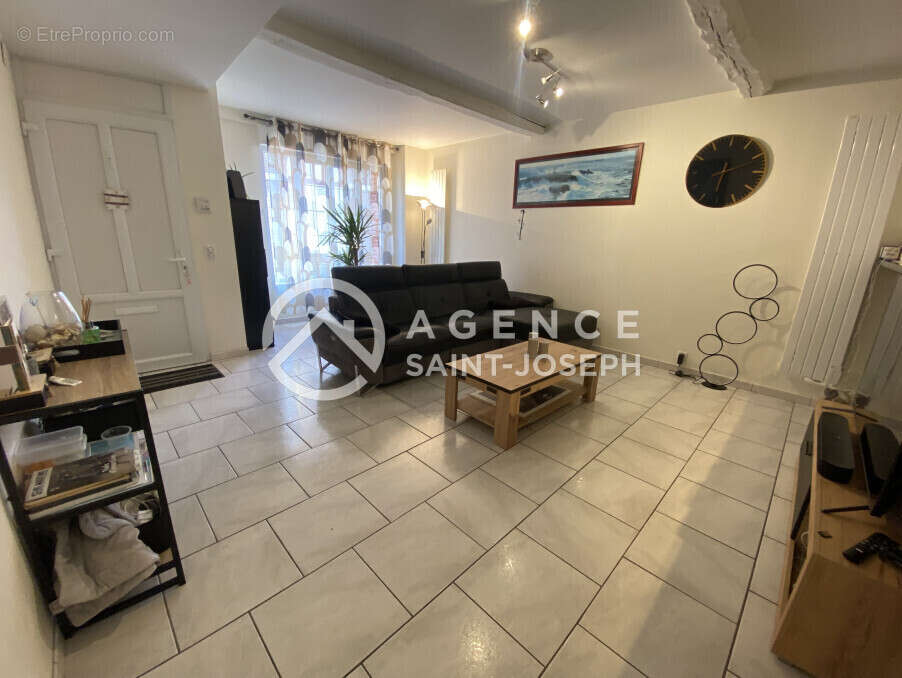 Maison à CANY-BARVILLE