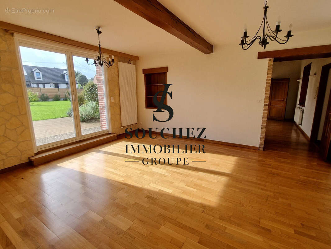 Maison à LATTRE-SAINT-QUENTIN