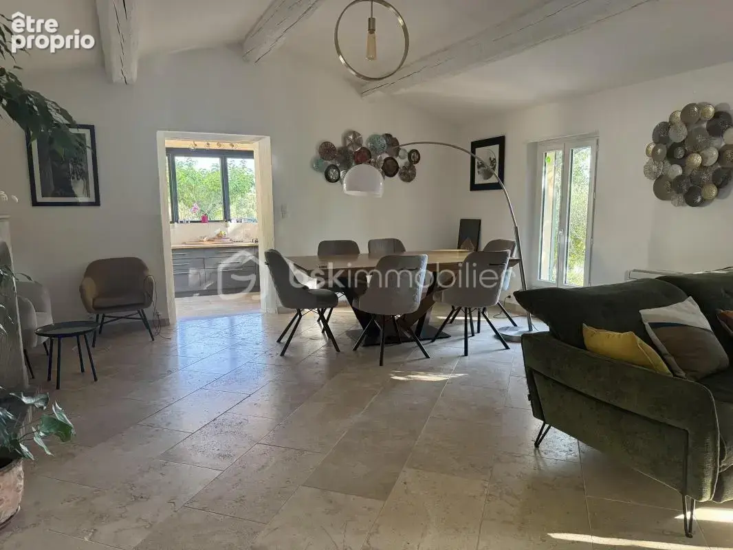 À La Roquebrussanne ( 83136), maison de charme dans un écrin de nature avec panorama exceptionnel, terrain 5689 m2 et piscine - photo 11