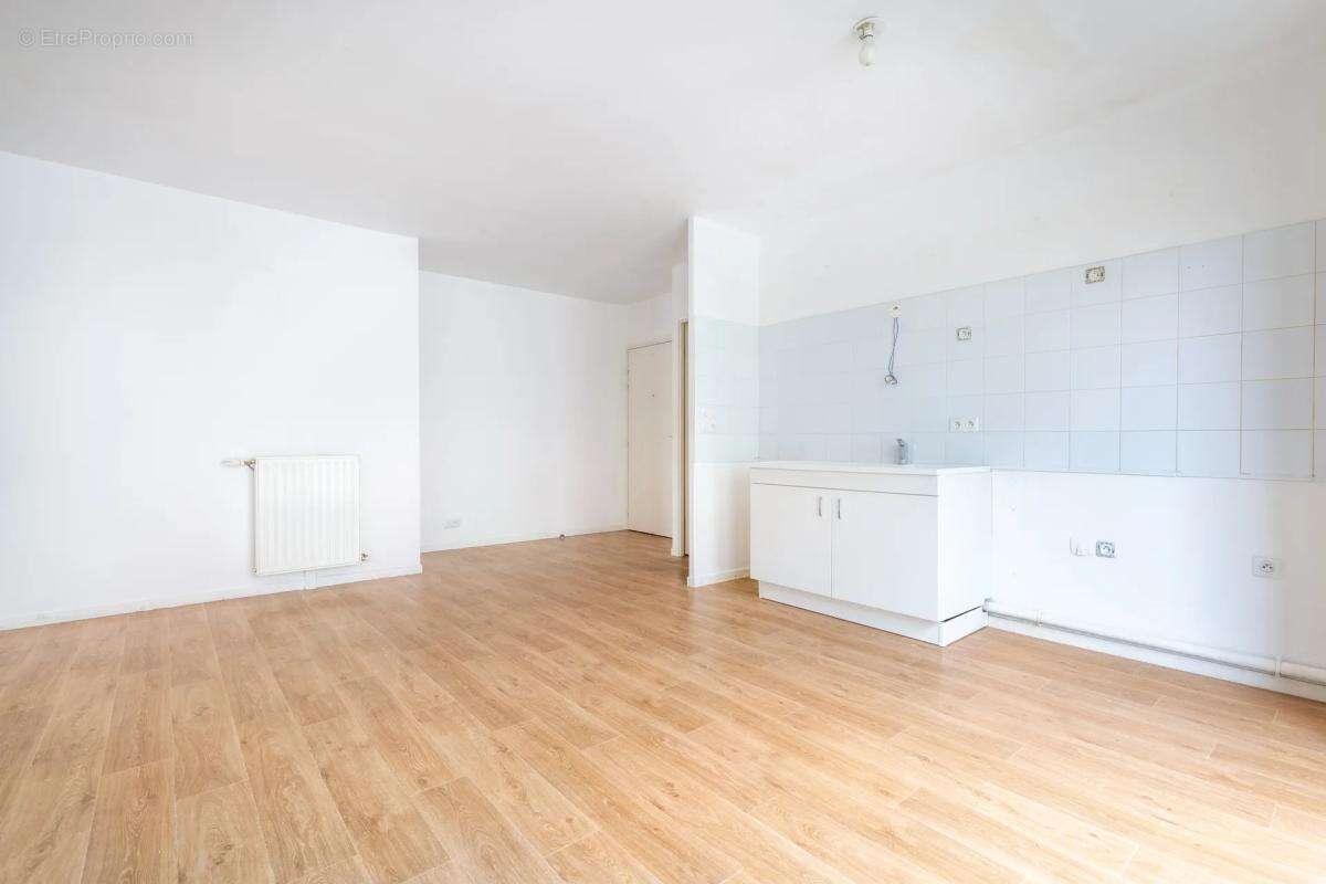 Appartement à AUBERVILLIERS