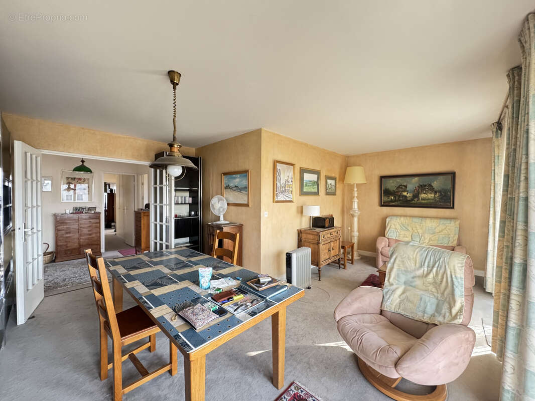 Appartement à SAINT-MAUR-DES-FOSSES