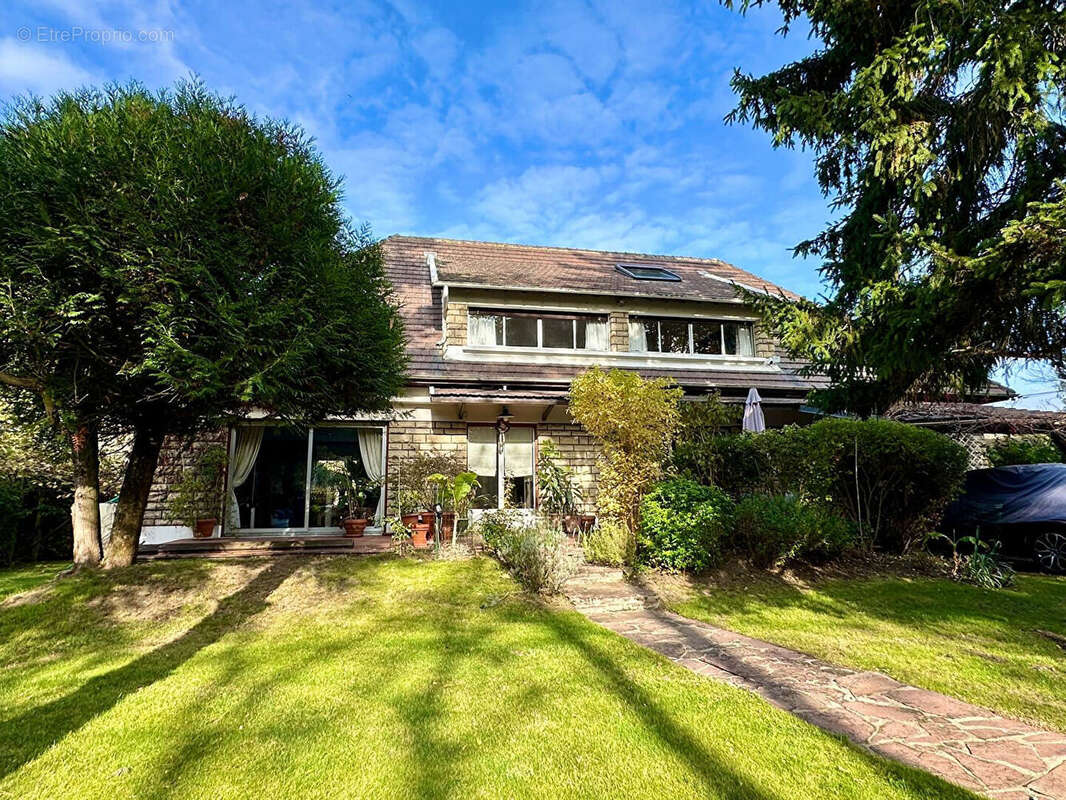 Maison à MAISONS-LAFFITTE