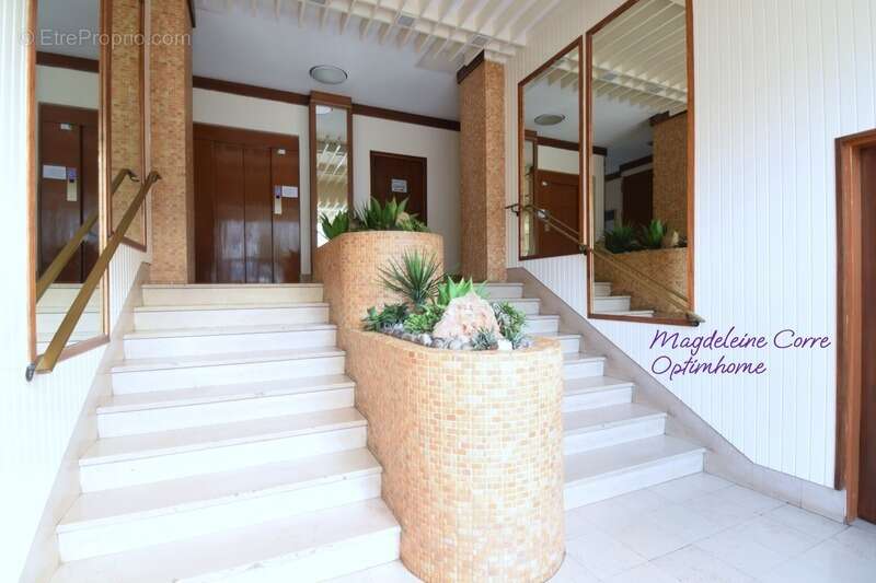 Parking à PARIS-20E