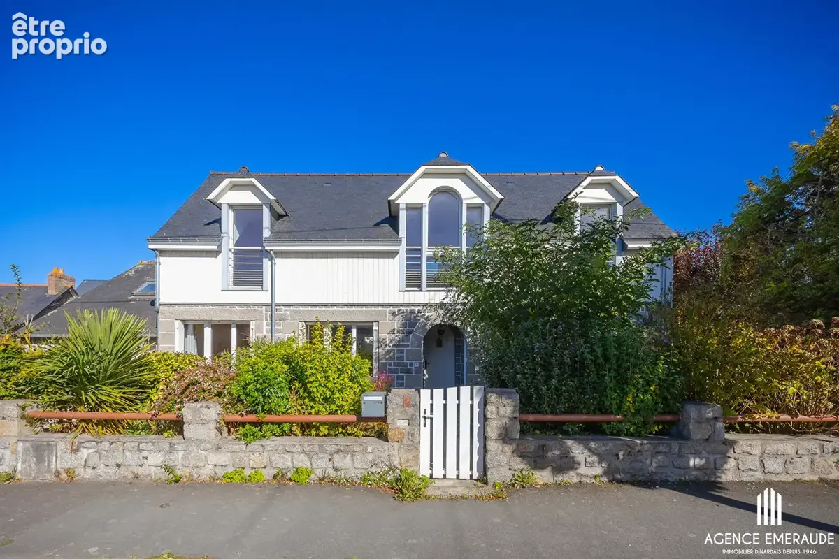 À  vendre maison Dinard Port Blanc 4 pièces 3 chambres 115 m² garage cour - photo 1