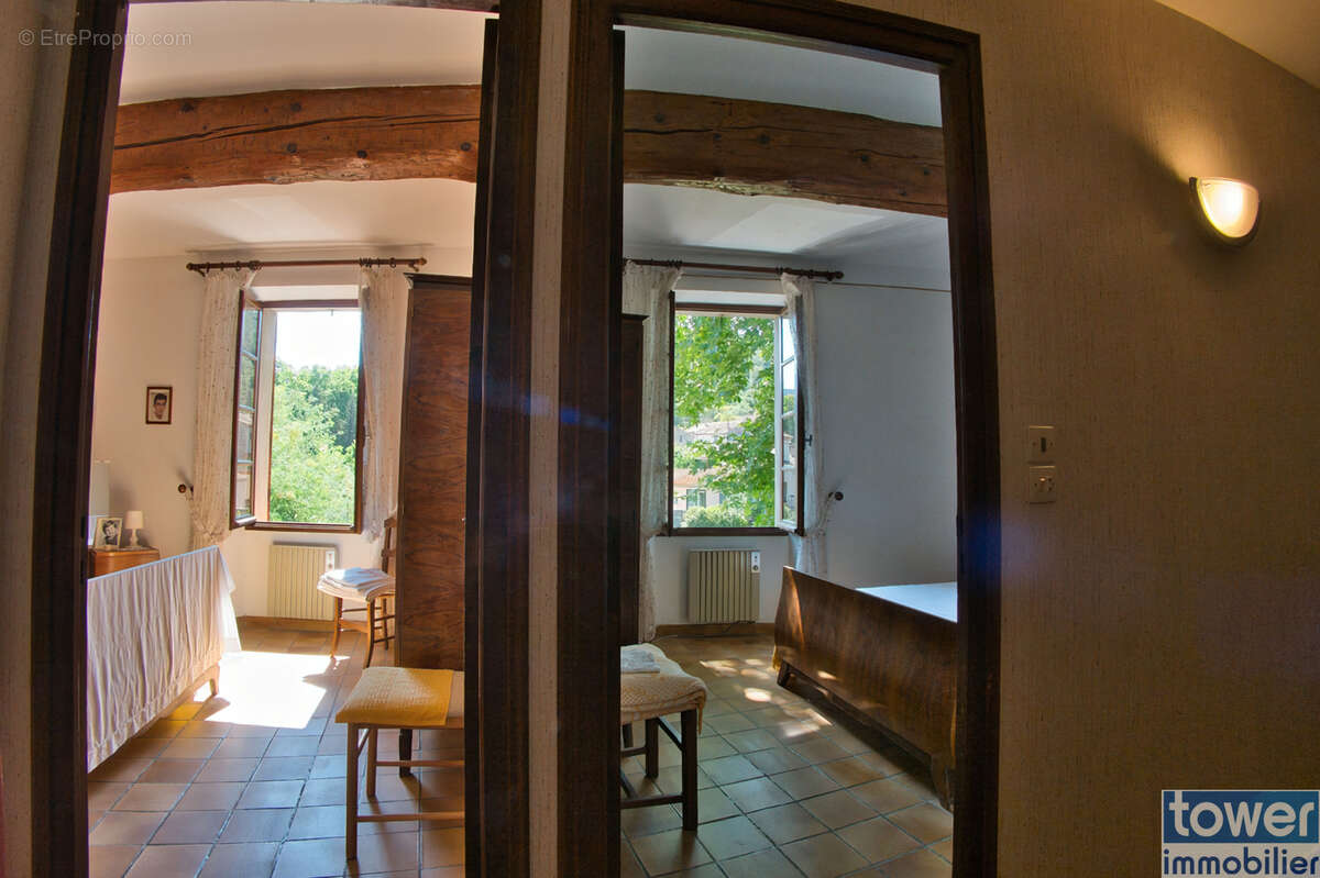 Maison de Village 120 m2 - 6 pièces   4 chambres - grenier 83 m2 - photo 7