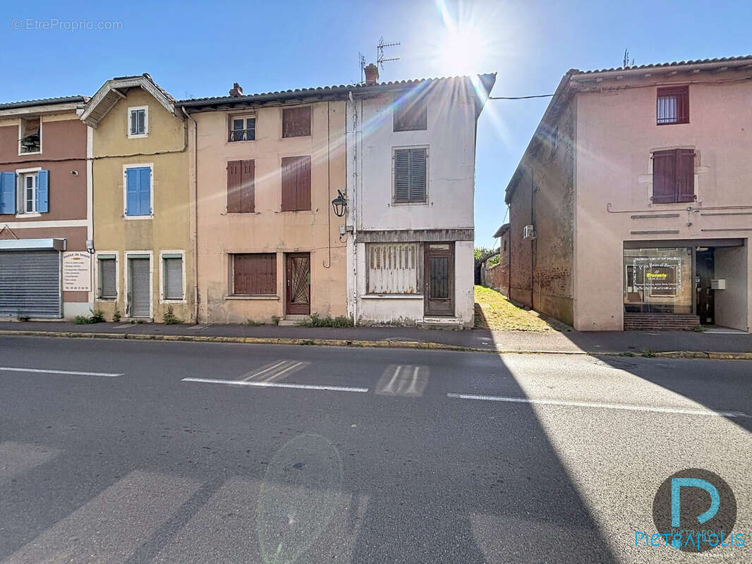 Appartement à PONT-DE-VEYLE