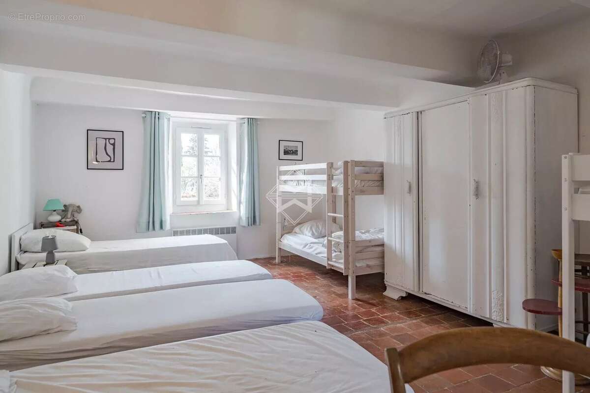 Maison à TOURRETTES