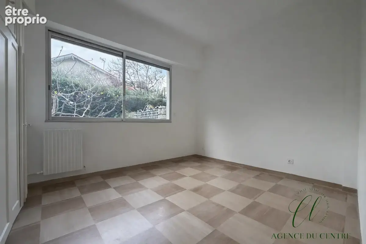 Nice : Superbe 4 pièces - rez-de-jardin - garage et cave - photo 9
