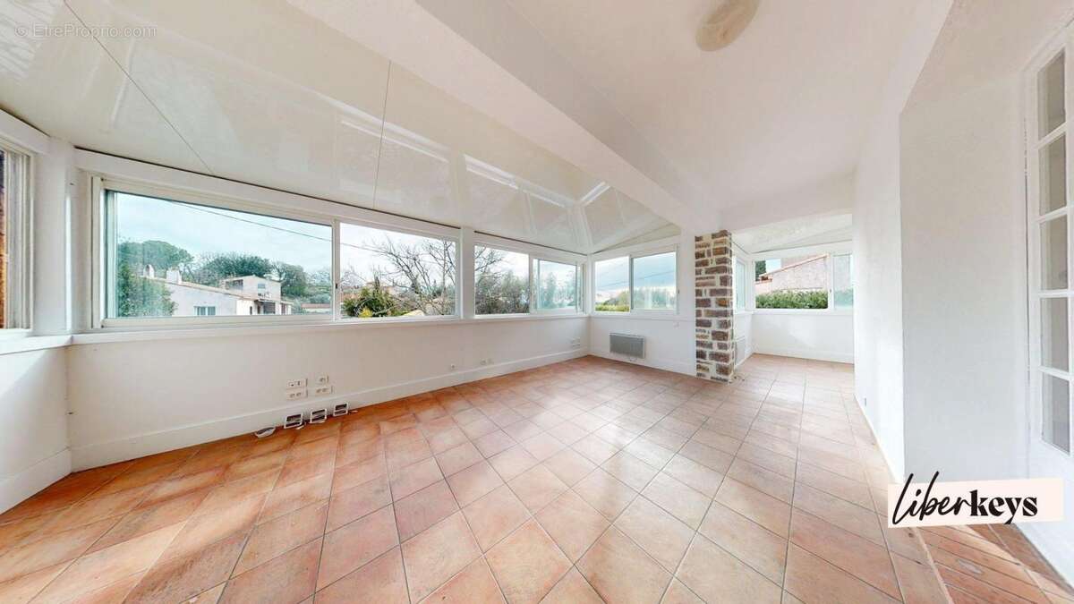 Grande Maison - avec appartement indépendant en rdc sur 800 m² clos, quartier recherché à Draguignan - photo 6
