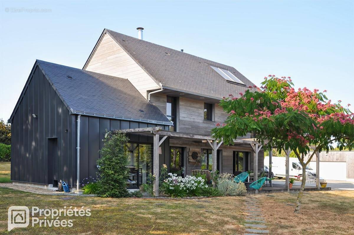 Maison à AHUILLE