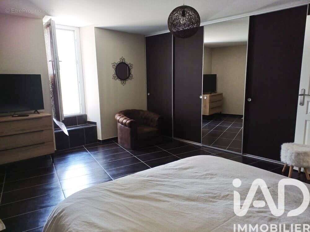 Maison 181 m² à Montredon  - photo 7