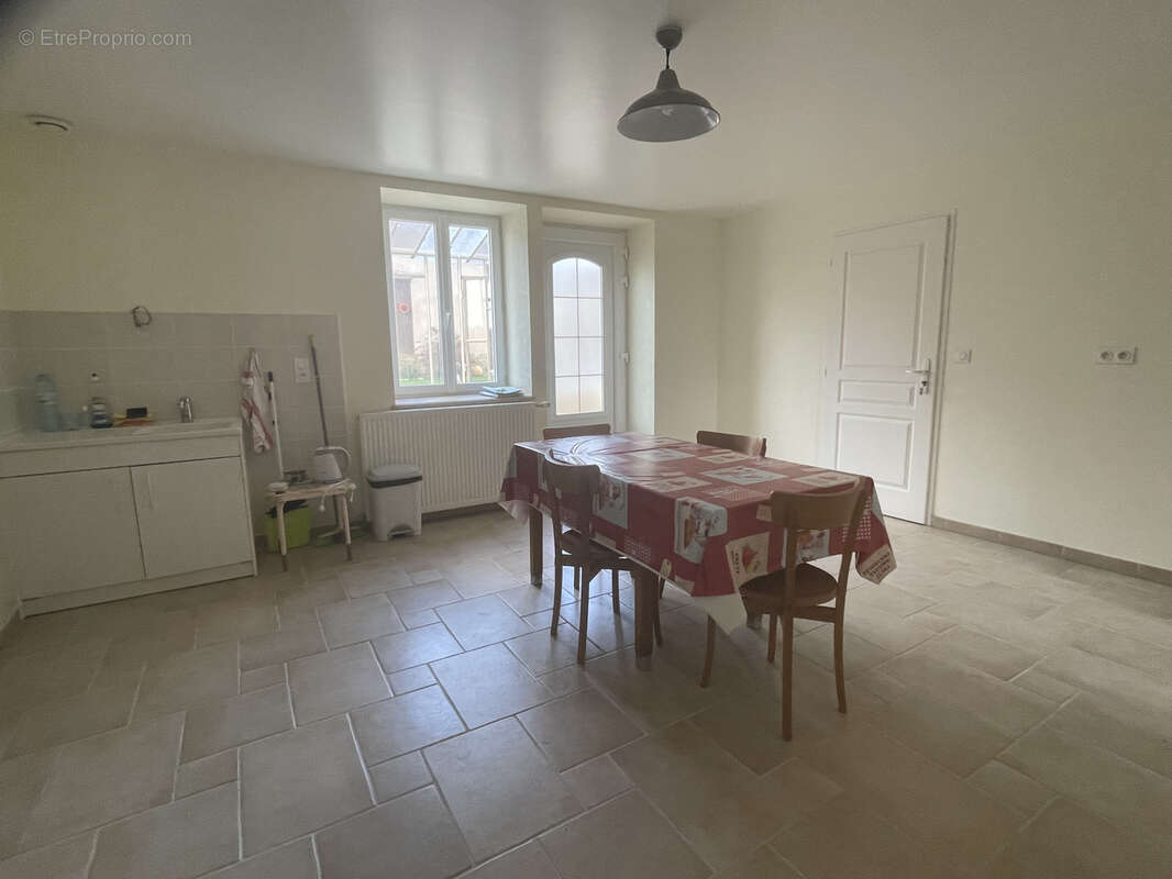 Maison à CHAMPROUGIER