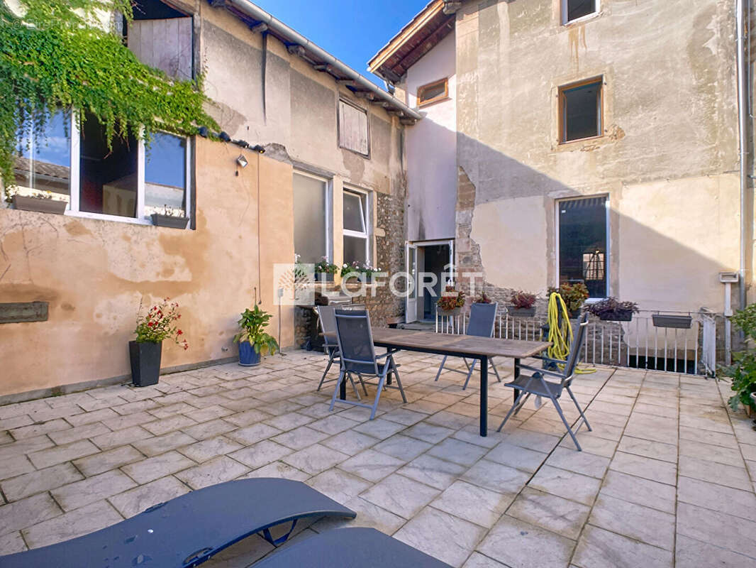 Maison à VILLIE-MORGON