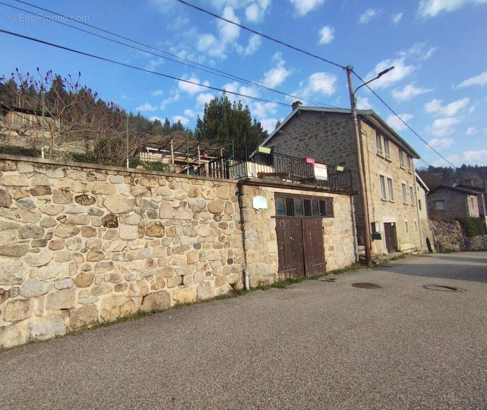 Photo 1 - Maison à SAINT-MARTIN-DE-VALAMAS