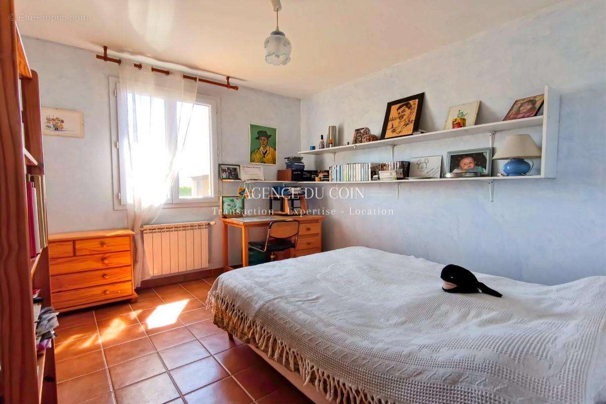 Maison à LE MUY