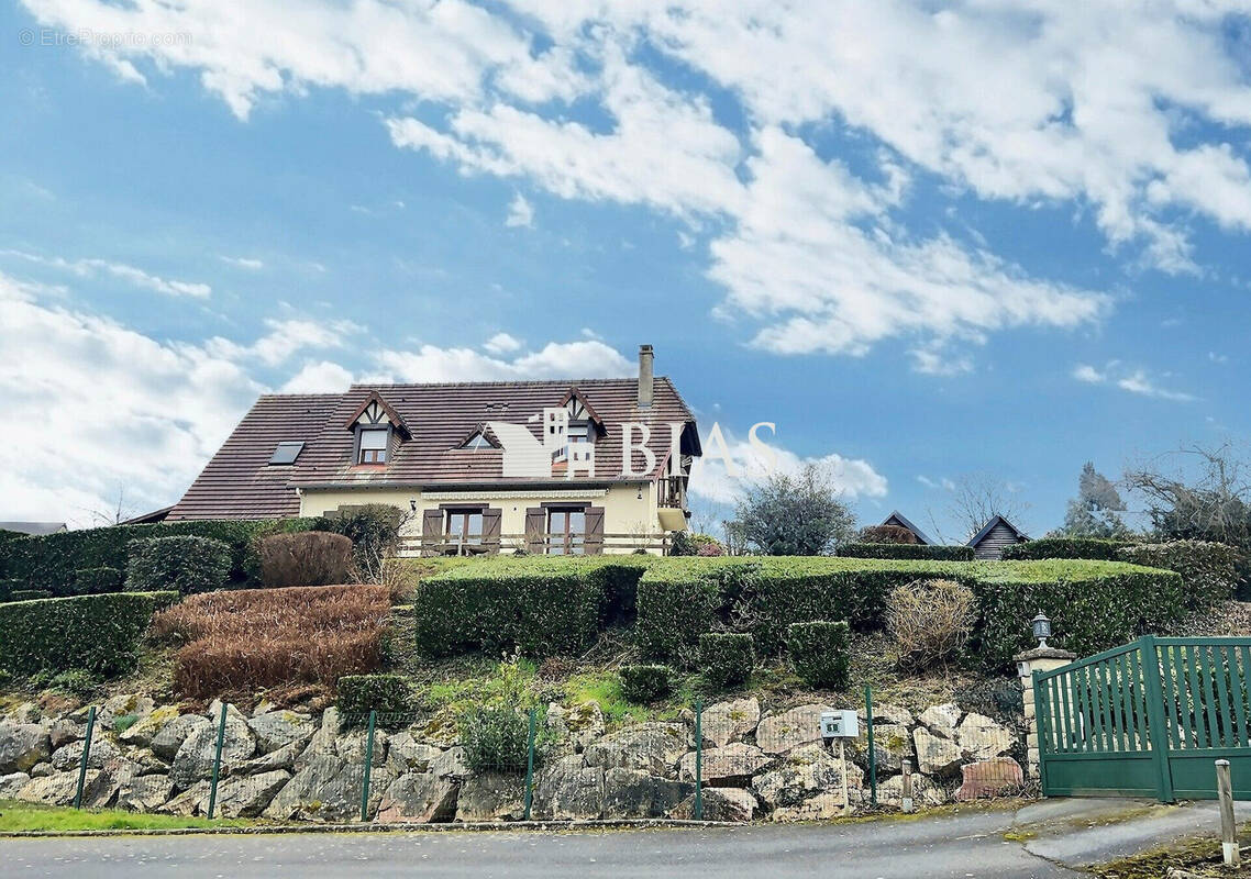 Maison à PONT-L&#039;EVEQUE