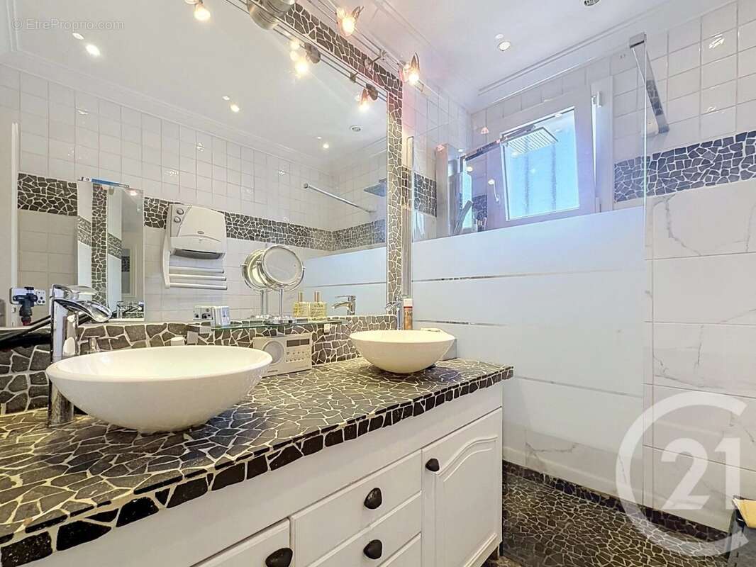 Maison 138 m² à Mouans-Sartoux  - photo 16