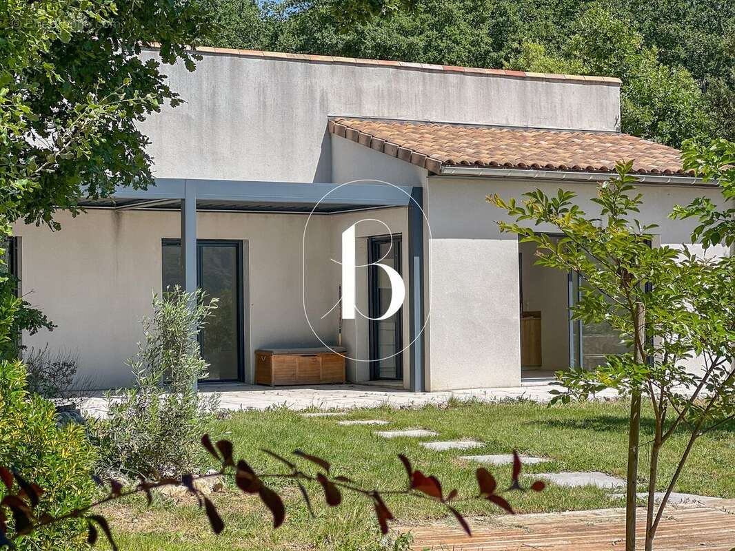 Maison à SAINT-ALBAN-AURIOLLES