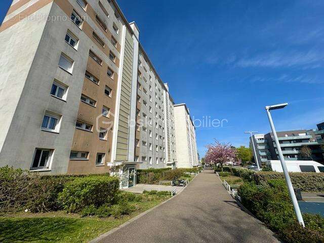 Appartement 4 pièces avec balcon, place de parking et cave, proche RER A Champs-sur-Marne et du futur Métro 15 et 16 du Grand Pa - photo 12