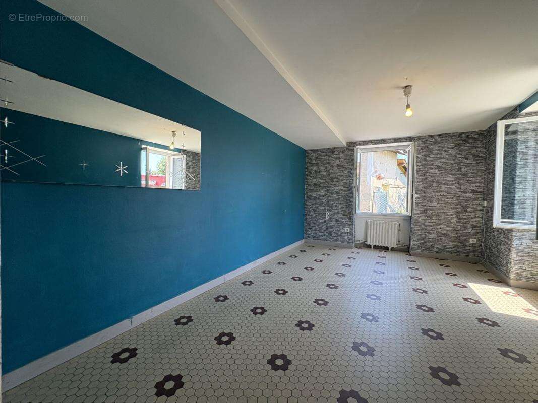 Appartement à SAINTE-LIVRADE-SUR-LOT