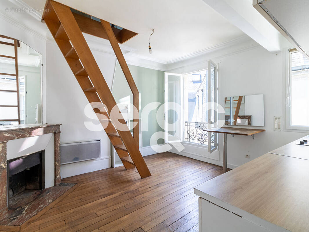 Appartement à PARIS-10E