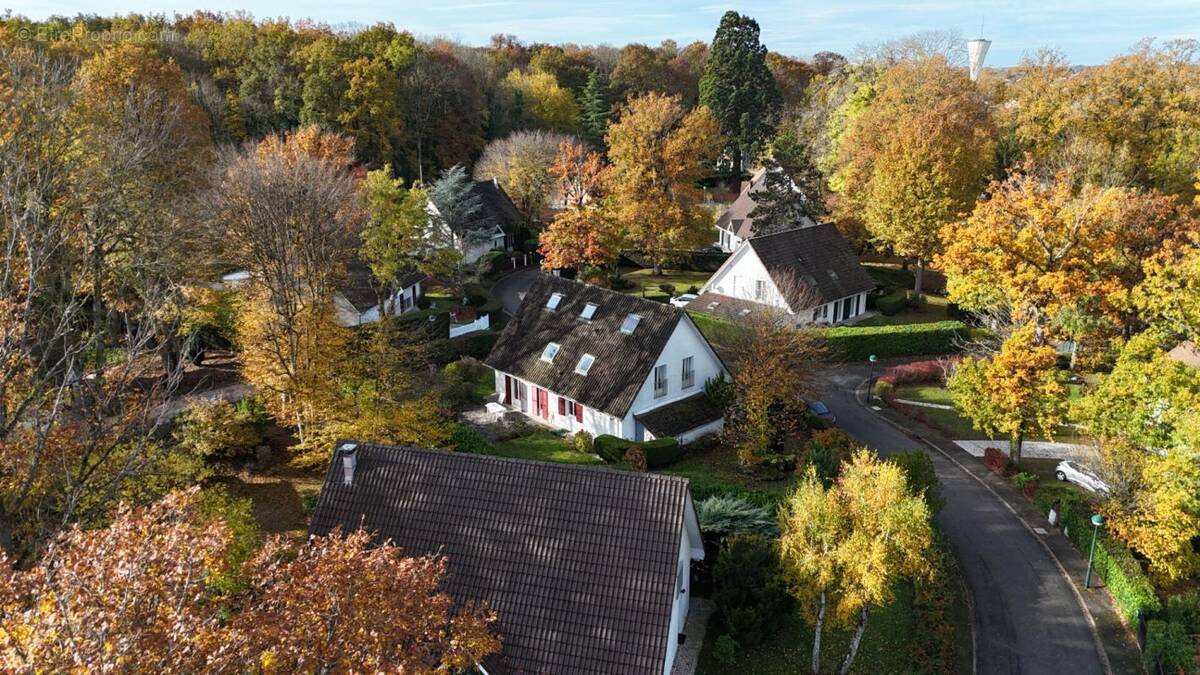 Maison à LES ESSARTS-LE-ROI