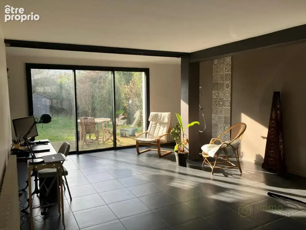 Maison 153 m² à Suresnes  - photo 3