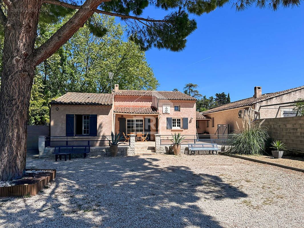 Maison à CHATEAURENARD
