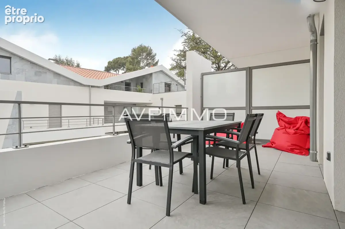 Photo Appartement à Saint-Cyr-Sur-Mer au prix de 470 000€