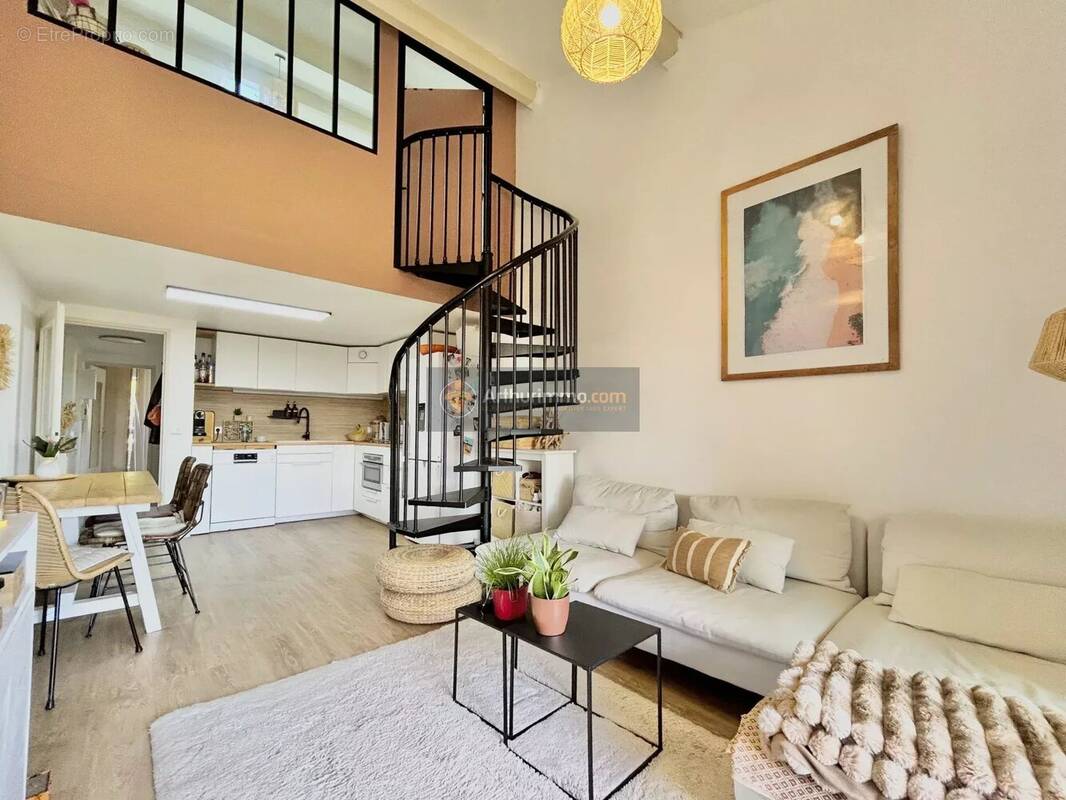 Appartement à FREJUS