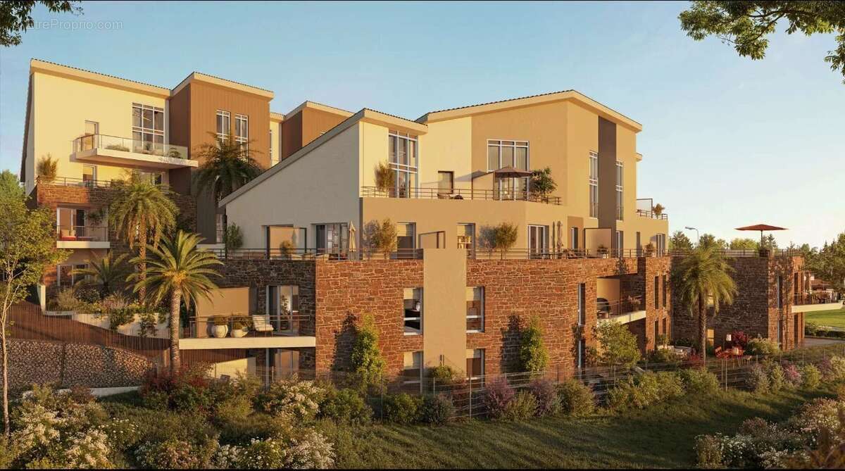 Appartement à CHATEAUNEUF-GRASSE
