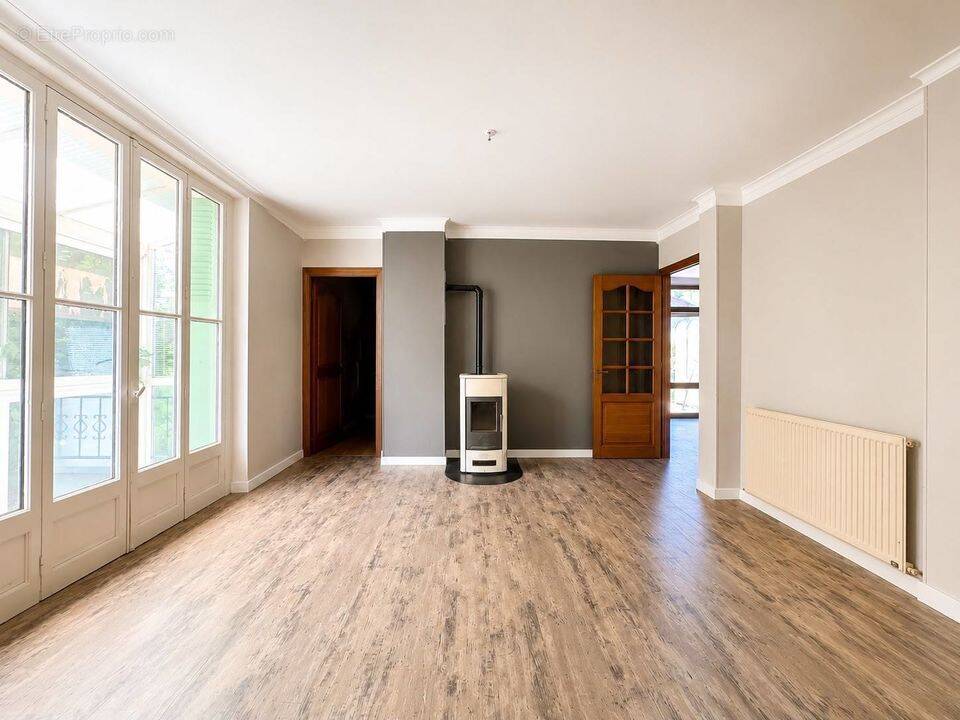 Appartement à VIVIERS-DU-LAC