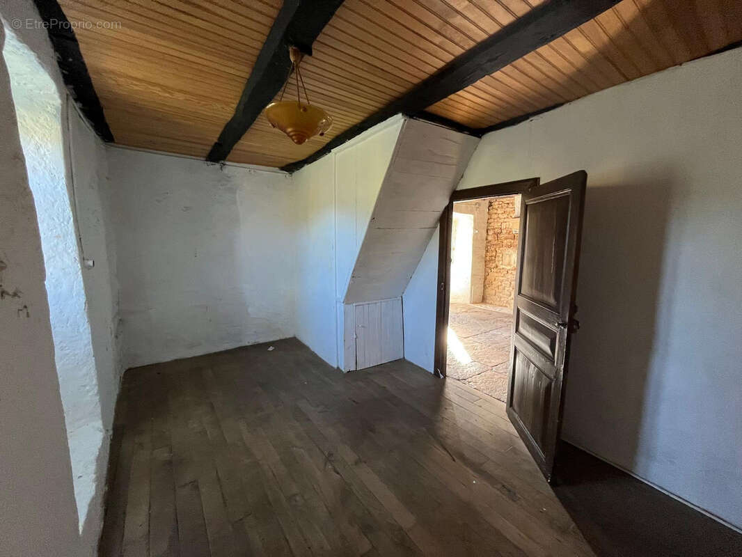 Maison à SEVERAC-LE-CHATEAU