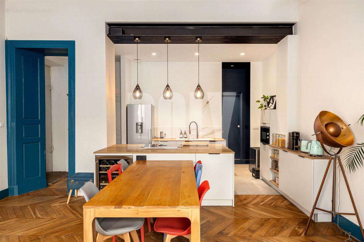 Rue Blanche – Appartement 2 chambres avec charme parisien - photo 3