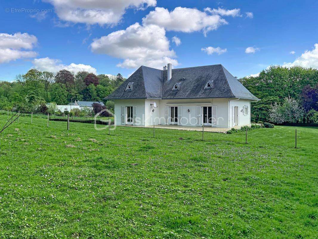 Maison à PUISIEUX-ET-CLANLIEU