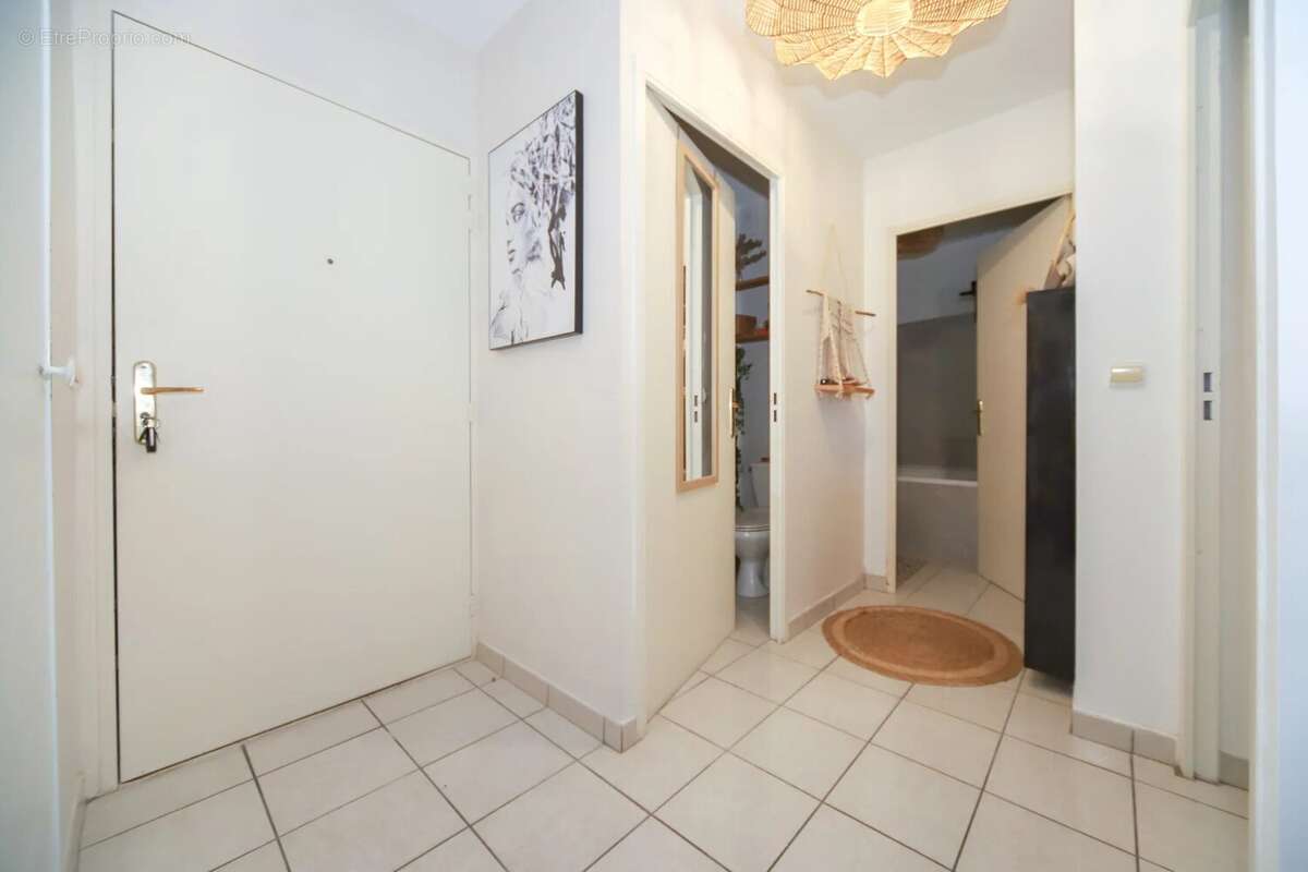 Appartement à LATTES