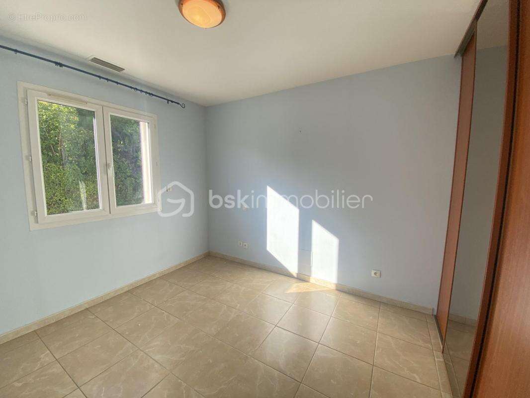 Maison à VILLENEUVE-LES-BEZIERS