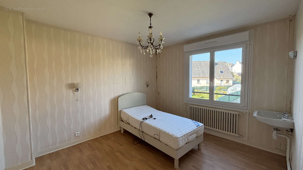 Maison à LE RELECQ-KERHUON