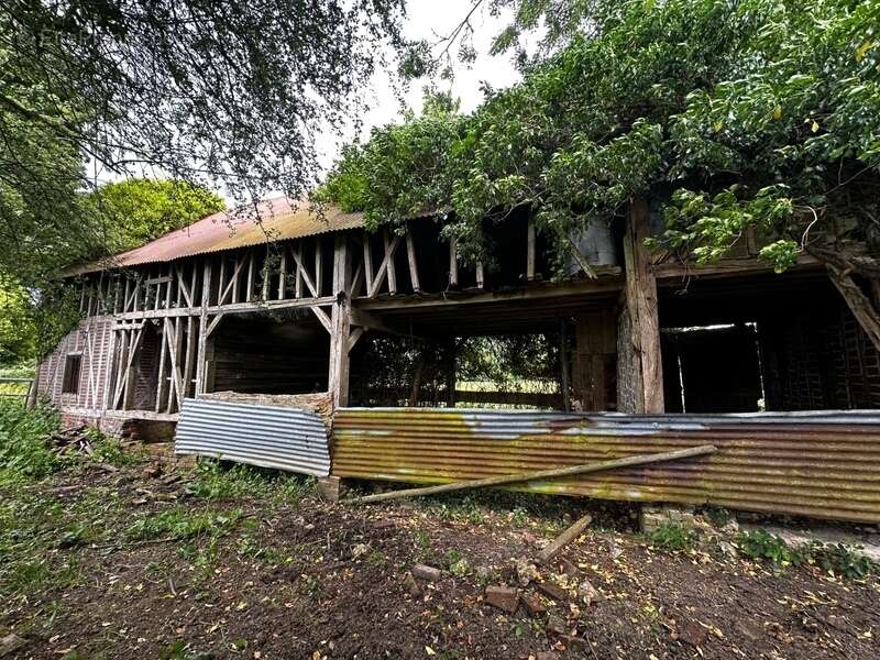 Corps de ferme avec 3,7 hectares de terrain - photo 20