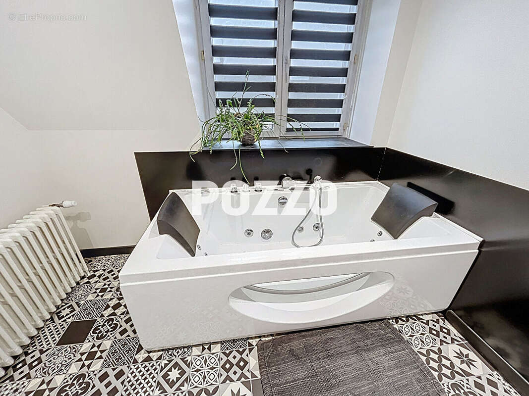 Appartement à SAINT-HILAIRE-DU-HARCOUET