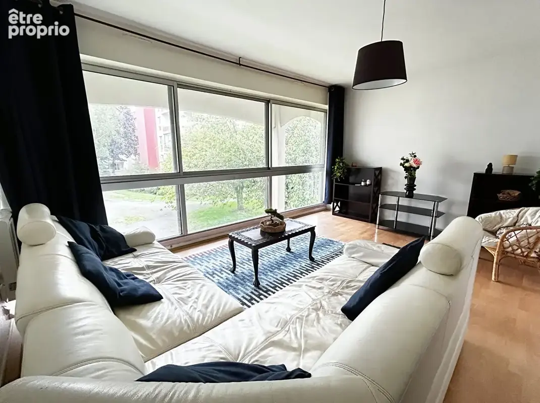 FINISTÈRE: Brest. Spacieux appartement T4 meublé avec ascenseur et deux places de stationnement sécurisées. - photo 3